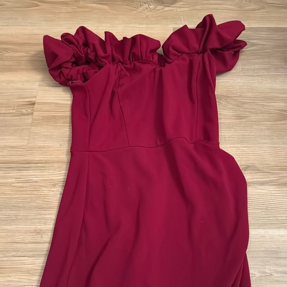 Windsor Off shoulder mermaid dress - Picture 2 of 7